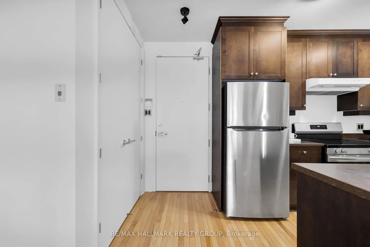 420 Berkley Avenue 705 photo 5