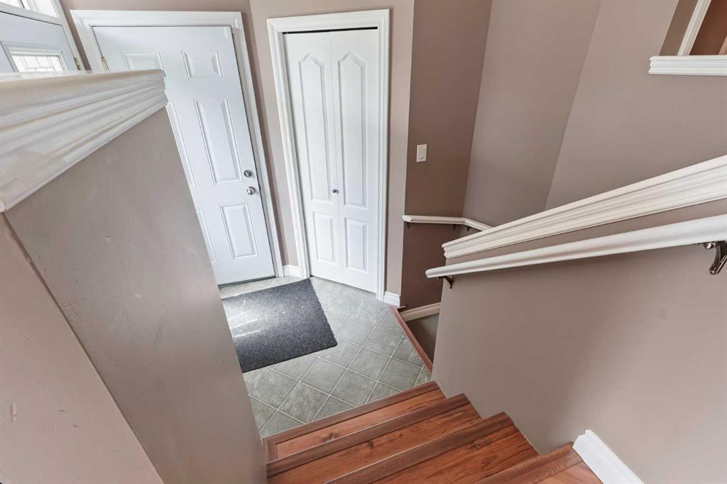 Additional image 4 of 15 Mt Rundle Place W, Lethbridge, AB, T1K 7B5