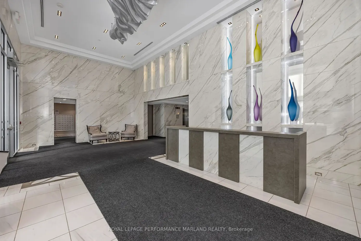 111 Champagne Avenue 606 photo 3
