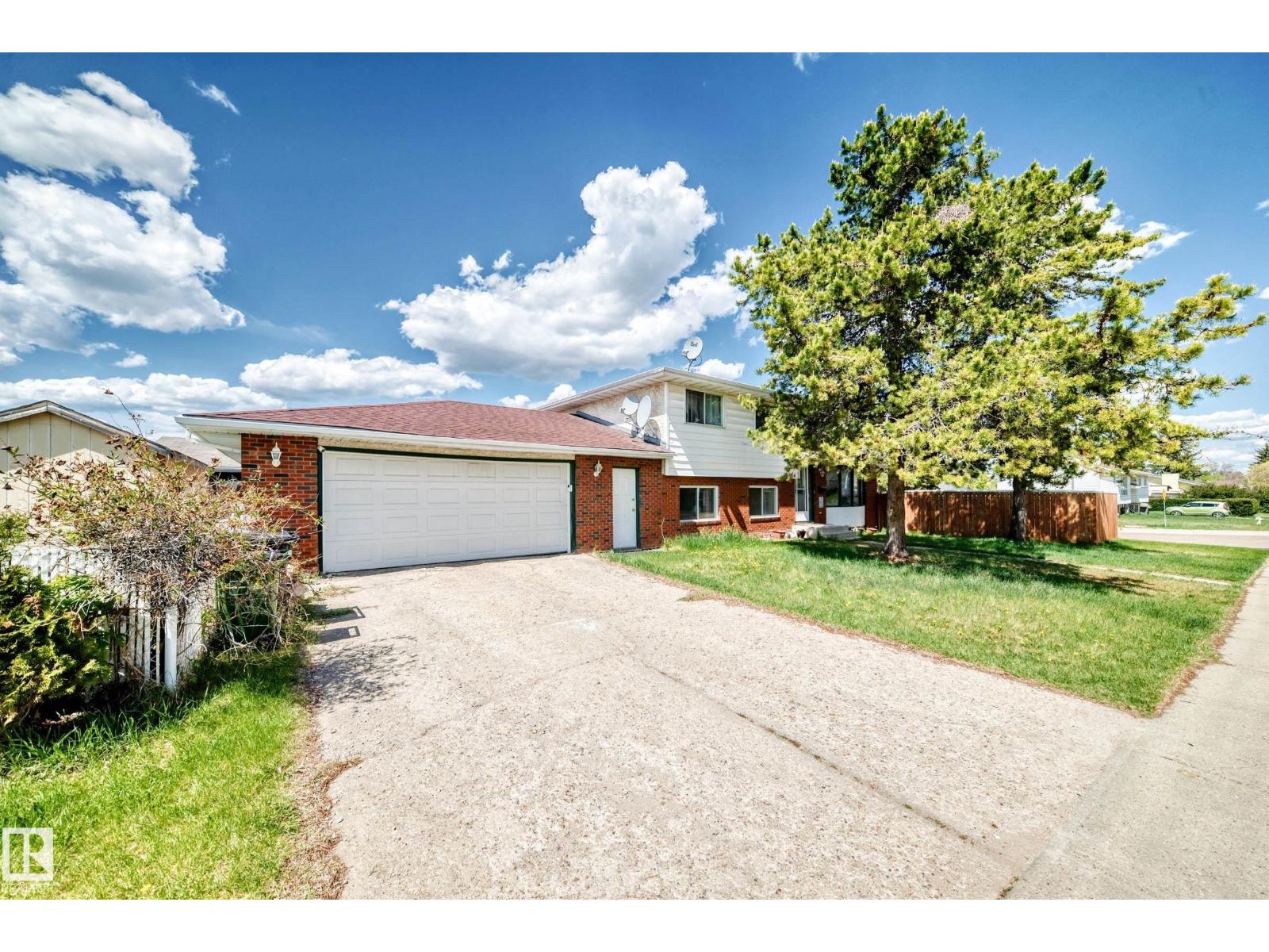 Additional image 3 of 1804 51 Street NW, Edmonton, AB, T6L1K1