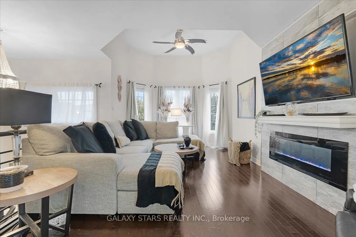 Additional image 3 of 888 Oberland Drive