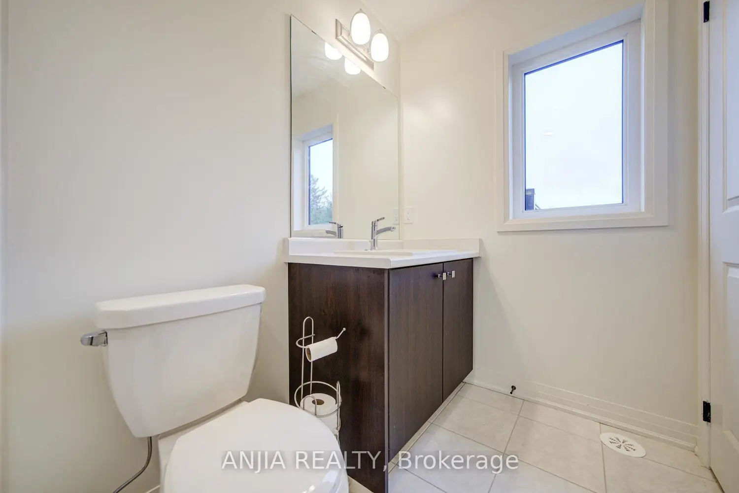 Additional image 10 of 53 Emmas Way
