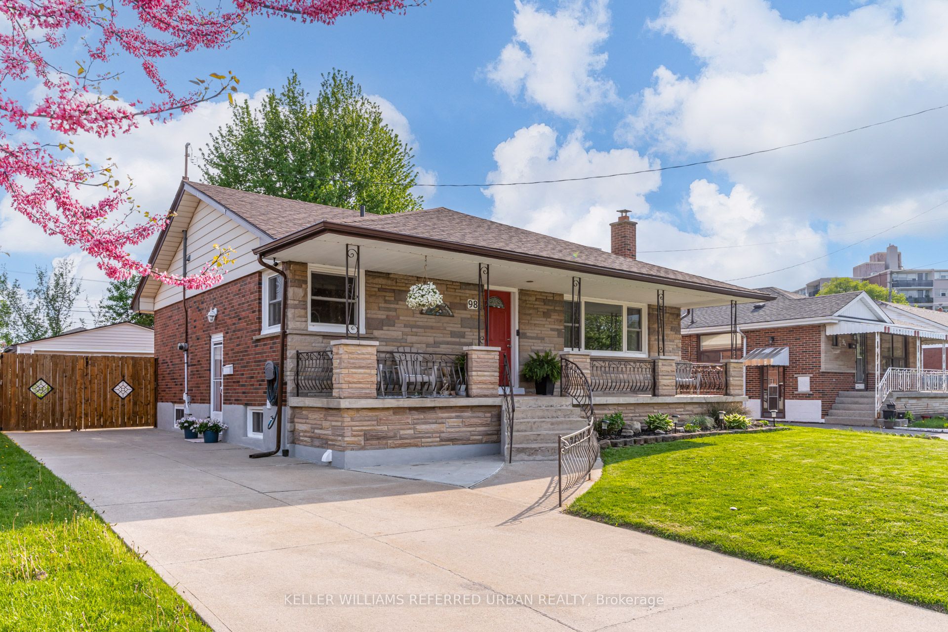 98 Duncombe Drive, Hamilton, ON, L9A 2G3