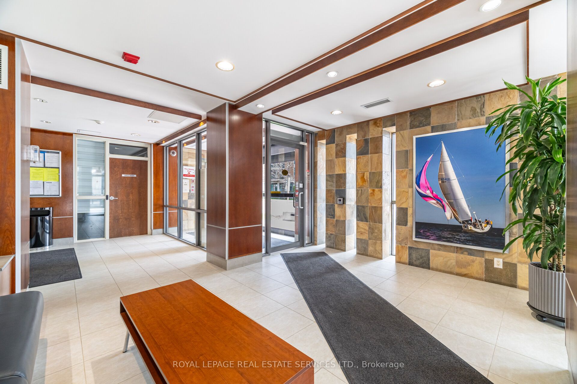 Additional image 4 of 204-70 Port Street E, Mississauga, ON, L5G 1E8