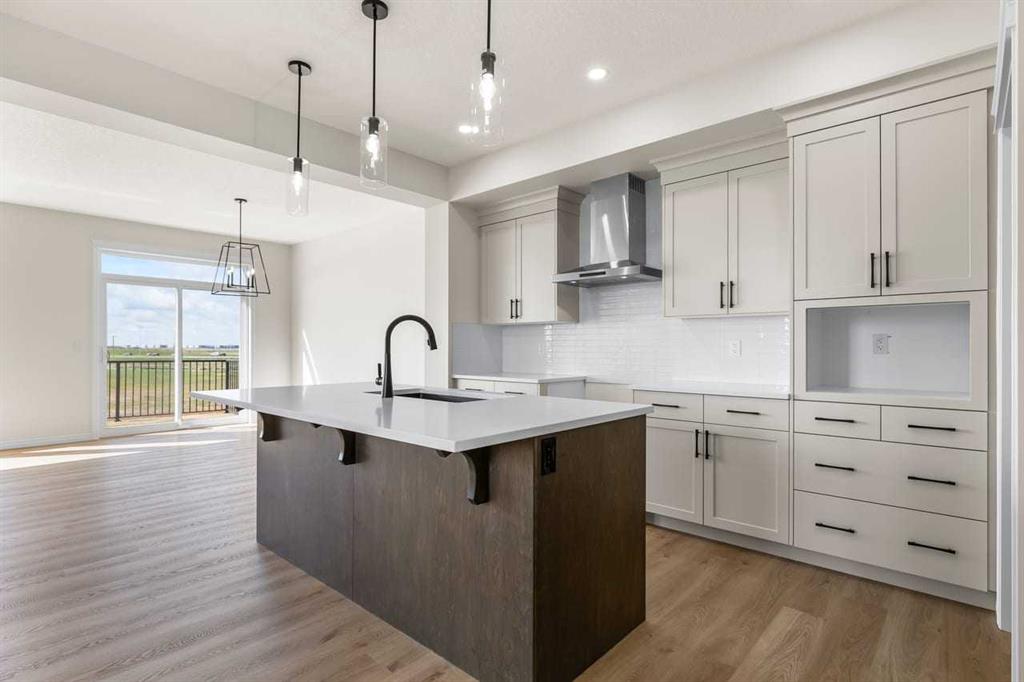 127 Corner Glen Grove NE, Calgary, AB, T3N 2S3
