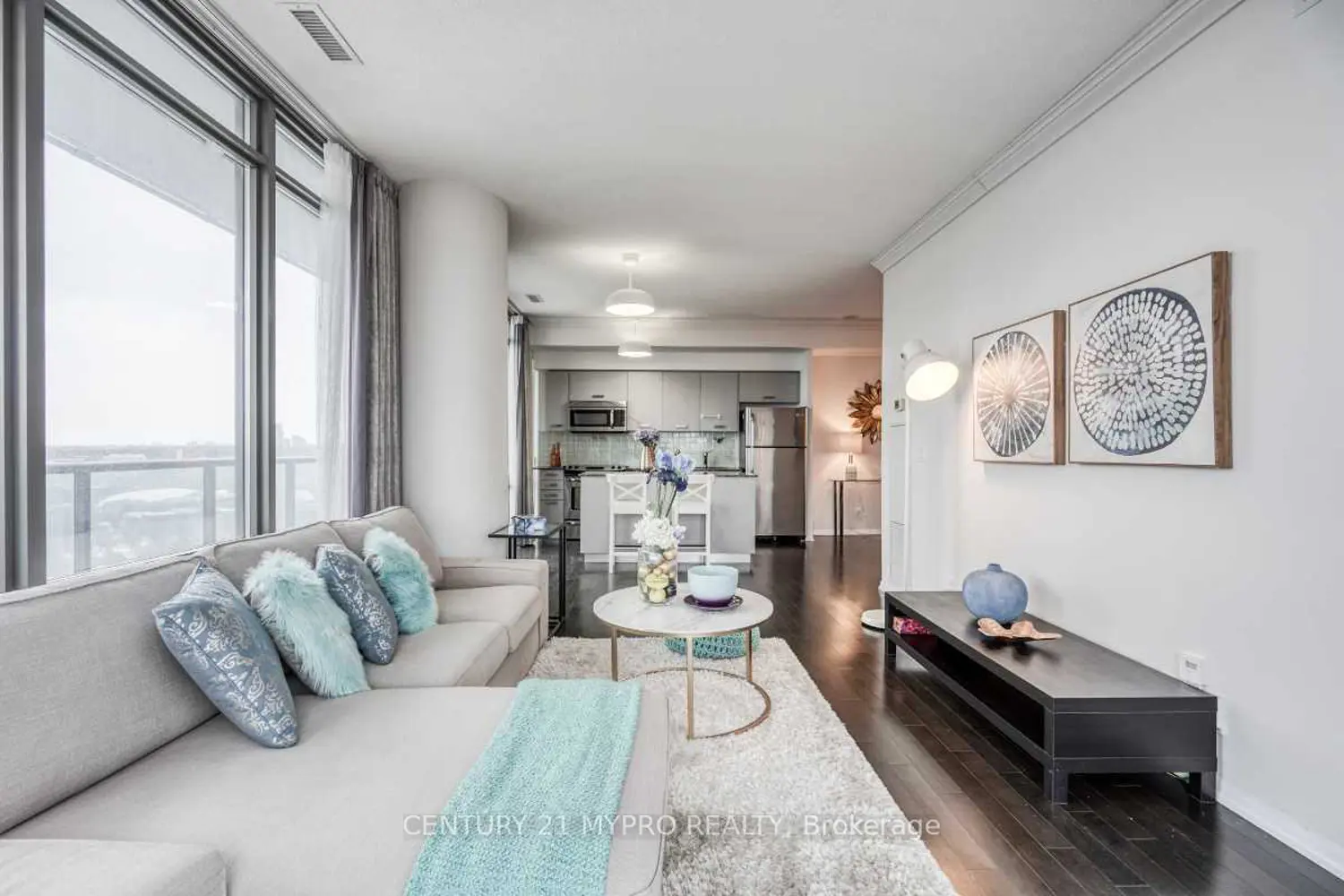 Additional image 10 of 832 Bay Street 2810