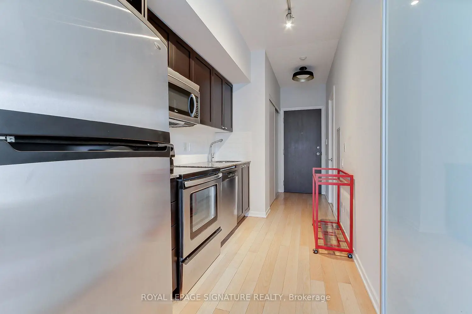 Additional image 5 of 103 The Queensway 1511