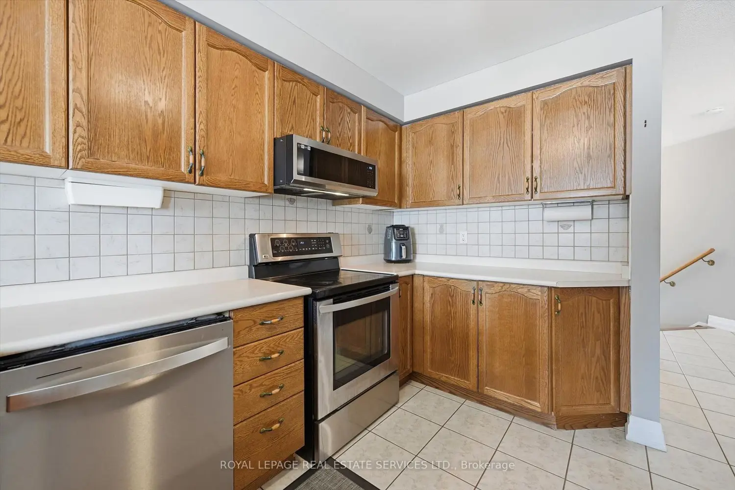 Additional image 4 of 2605 Longridge Crescent