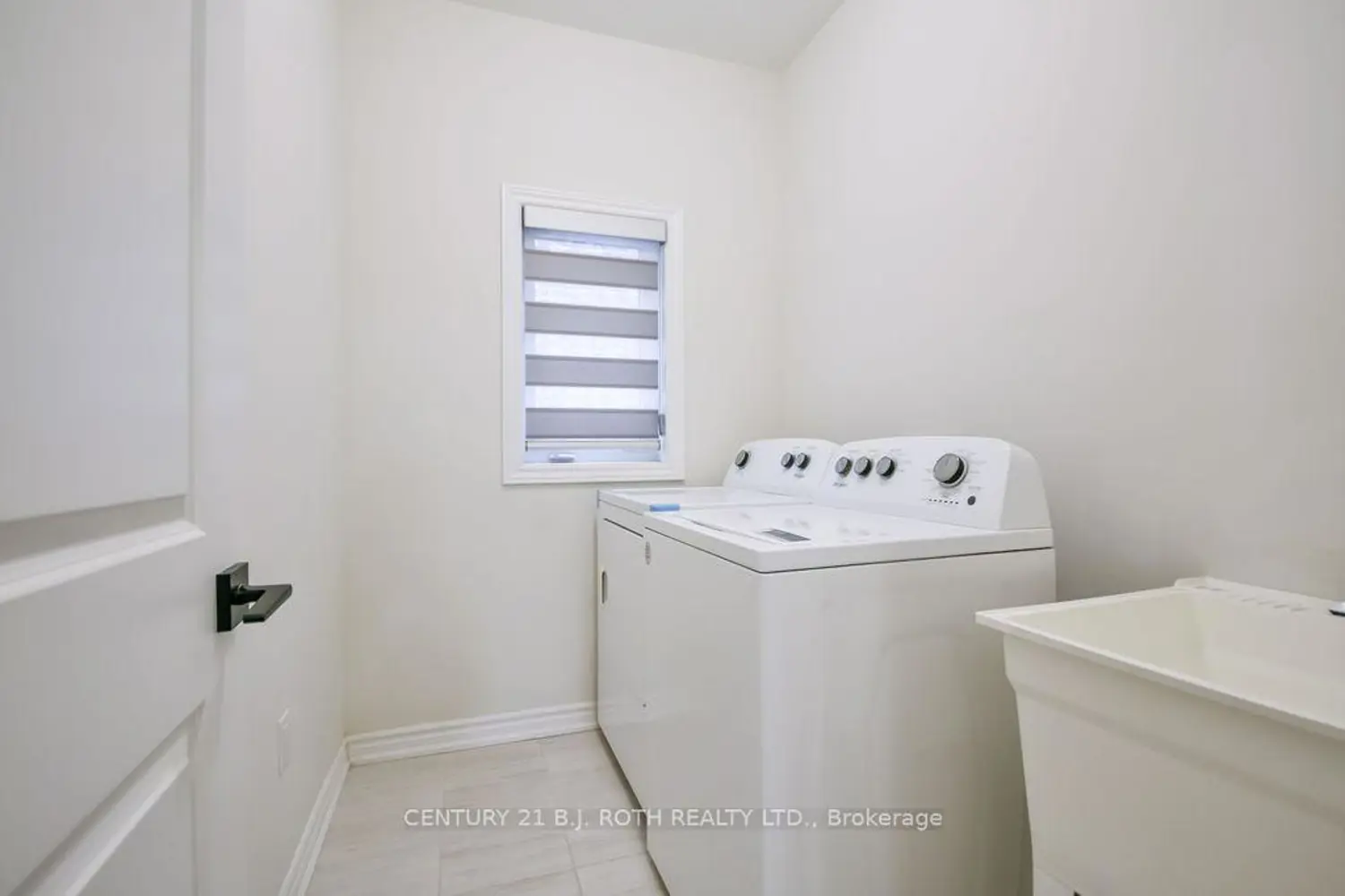 Additional image 9 of 1521 Broderick Street
