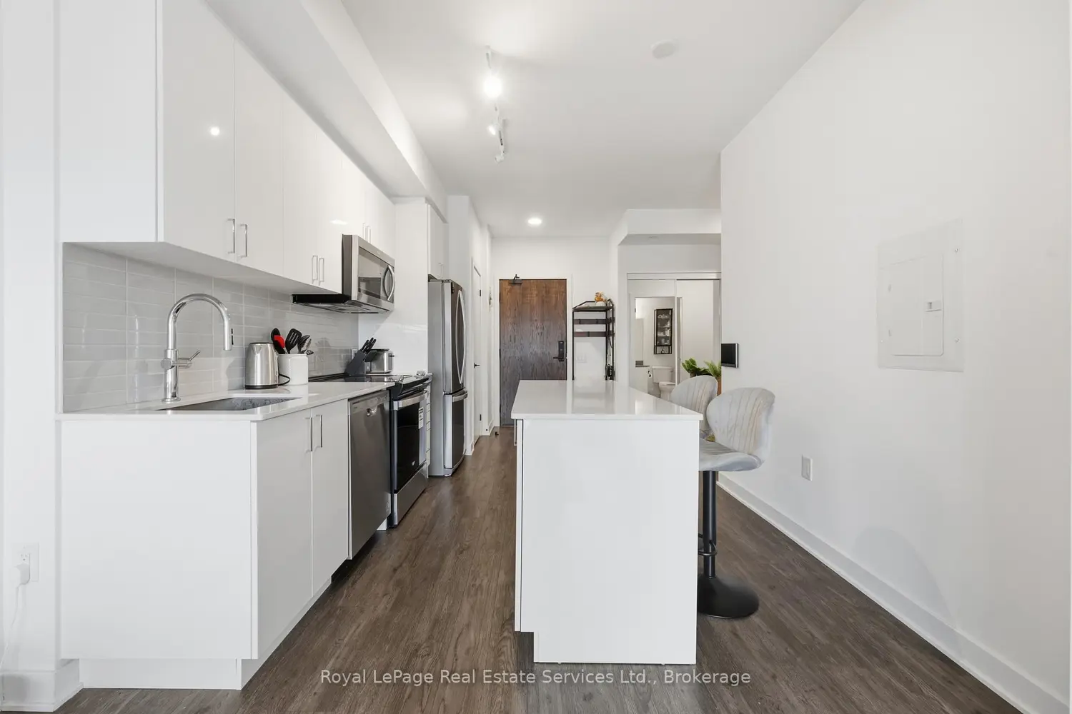 Additional image 7 of 2782 Barton Street 202