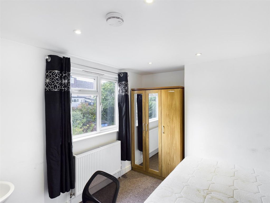 Additional image 8 of 6 bed shared accommodation to rentMedmerry Hill, Brighton BN2