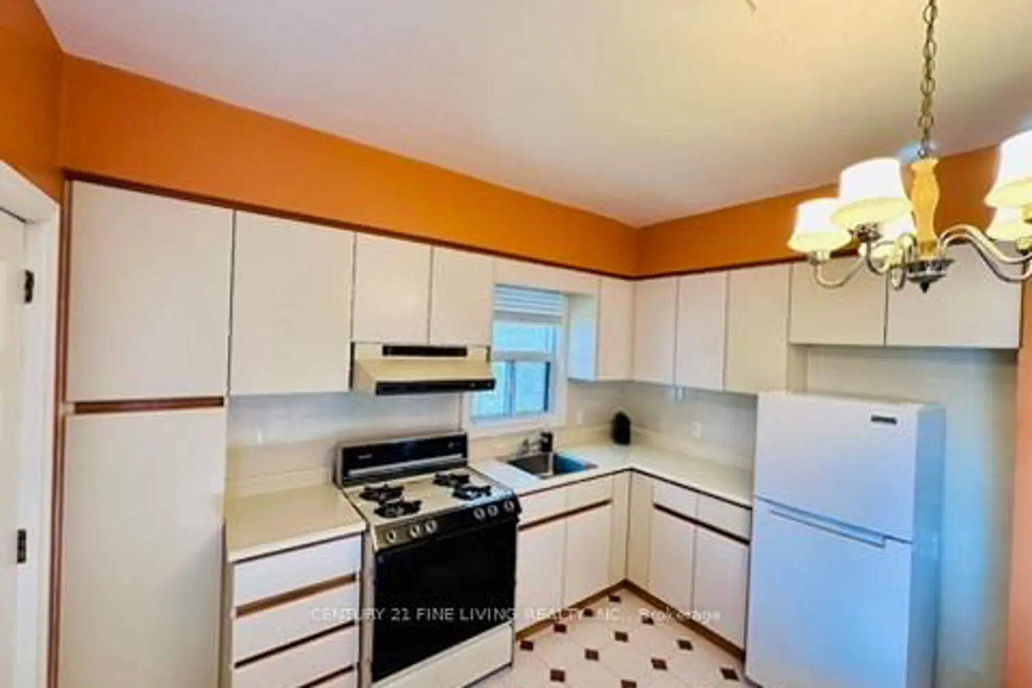 Additional image 4 of 382 Roxton Road
