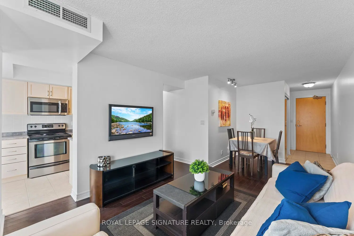 Additional image 4 of 212 Eglinton Avenue 1411