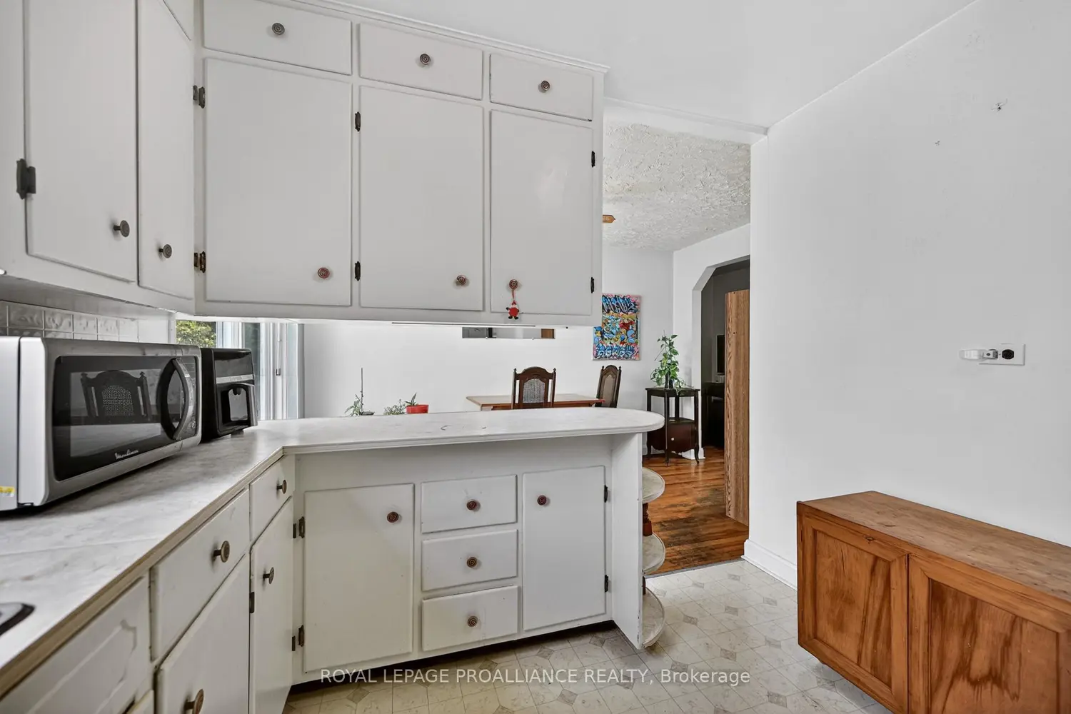 230 Helen Street photo 5
