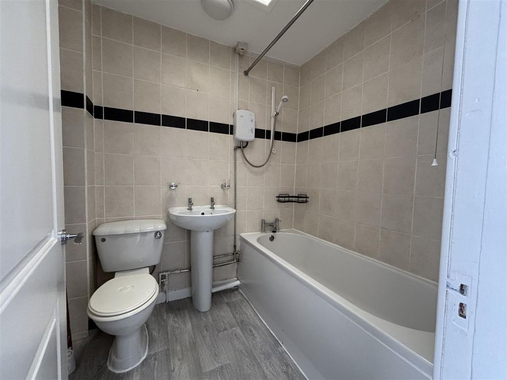 Additional image 9 of 2 bed flat to rentHigh Street, Connahs Quay CH5