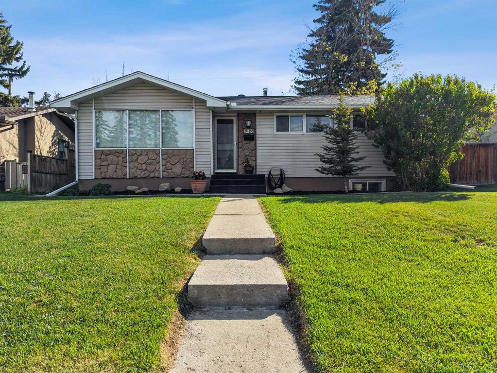 Additional image 3 of 2420 Langriville Drive SW, Calgary, AB, T3E 5G8