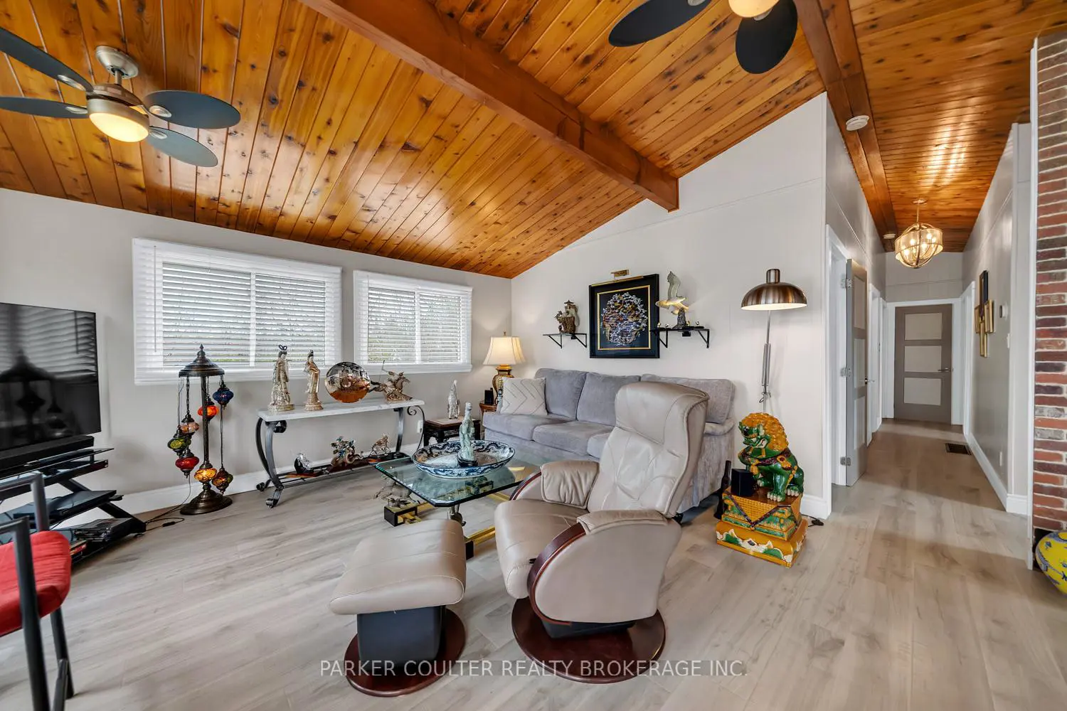 2238 Lakeshore Road photo 4