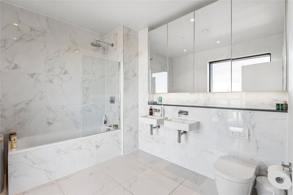 Additional image 8 of 3 bed flat to rentAspin Lane, Manchester, Greater Manchester M4