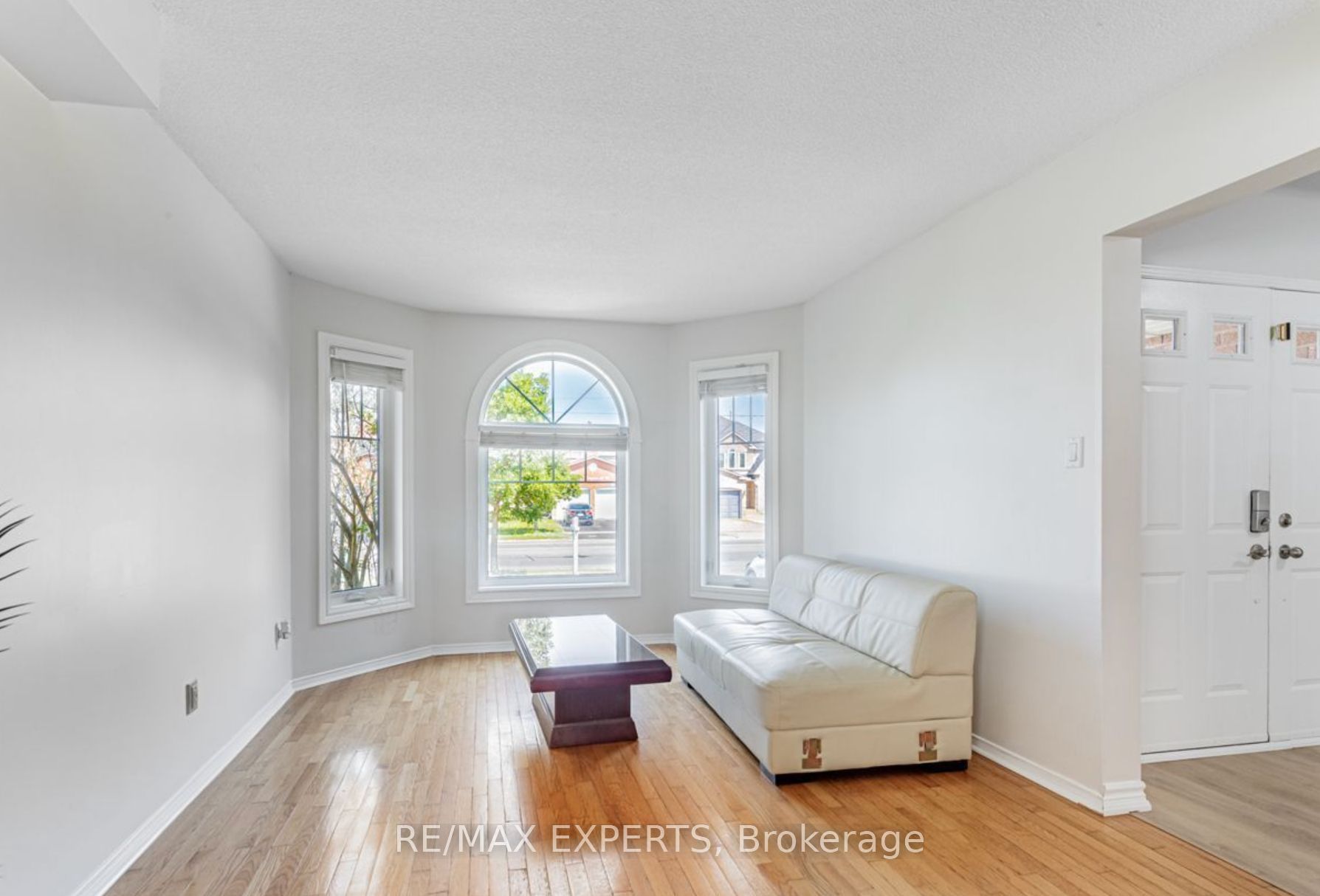 Additional image 4 of Upper-135 Livingstone Street W, Barrie, ON, L4N 7J4