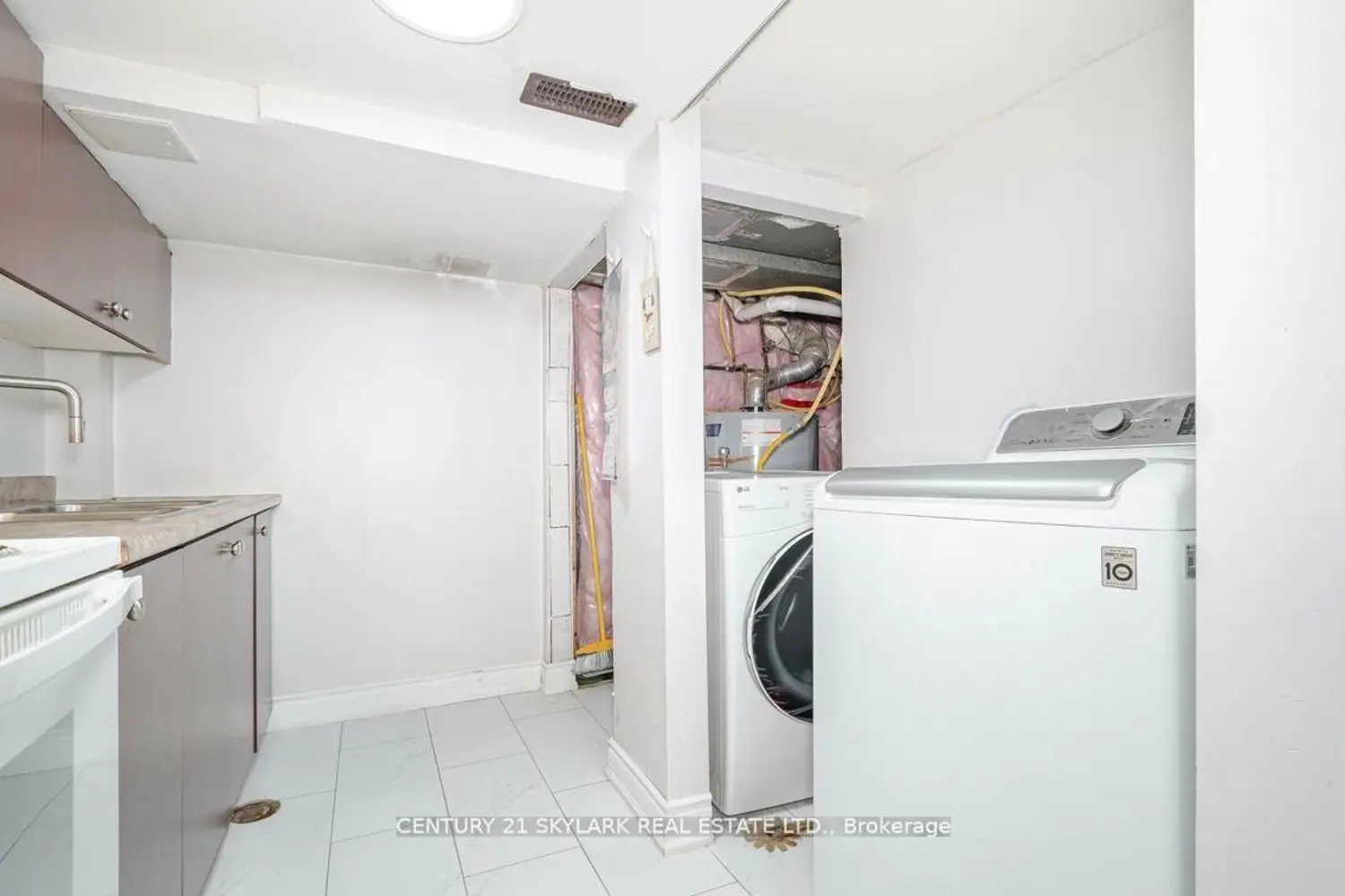 Additional image 18 of 435 Silverstone Drive 26