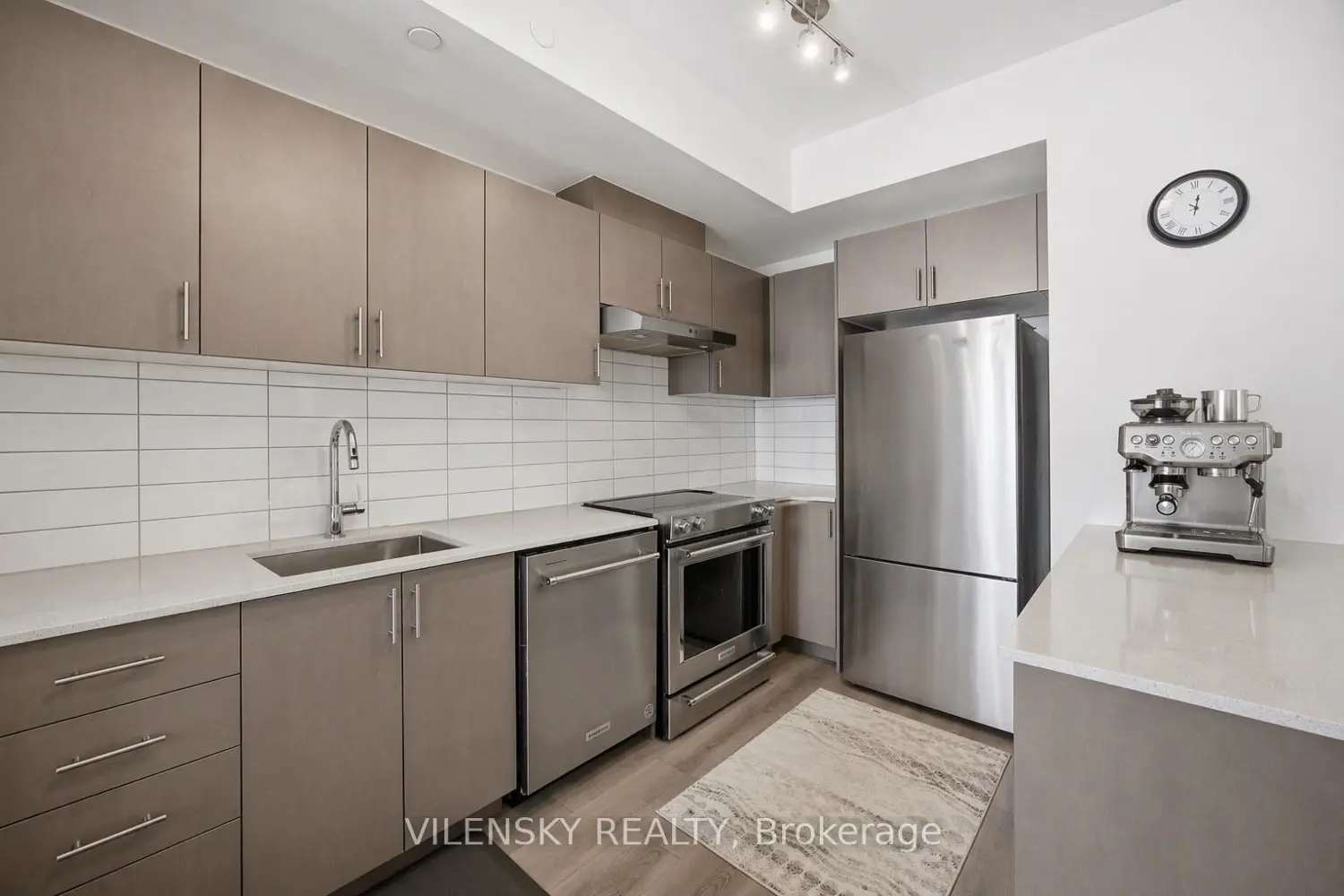 Additional image 7 of 9000 Jane Street 1623