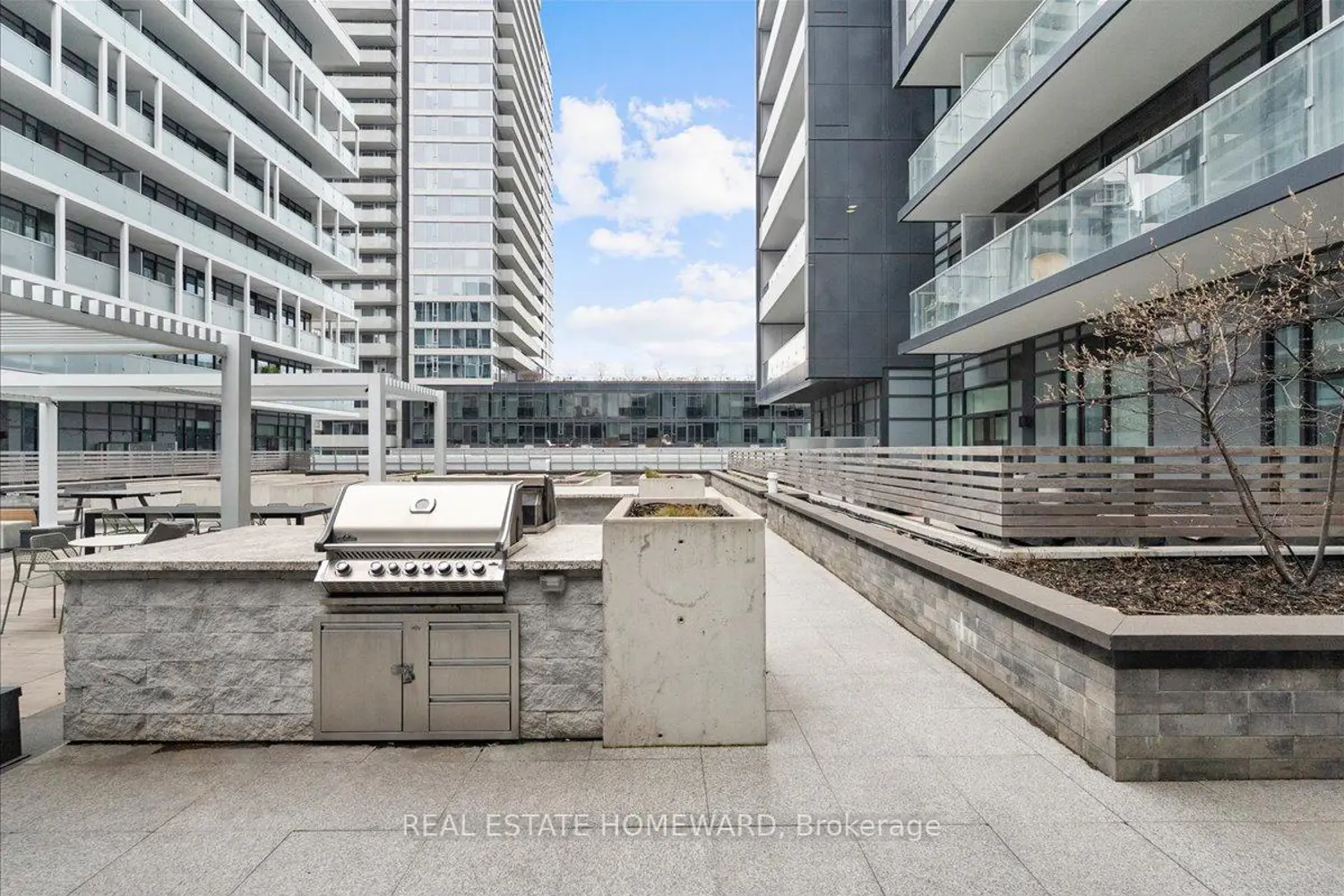 Additional image 16 of 225 Sumach Street 1605