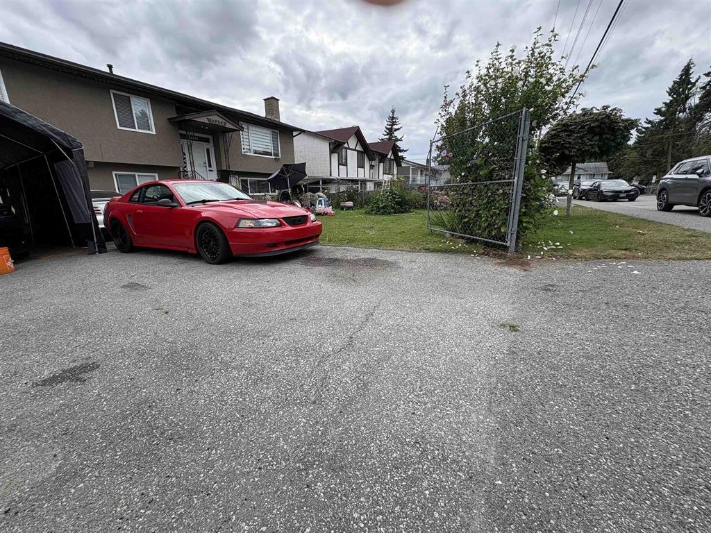 13434 98a Avenue, Surrey, BC, V3T 1C8