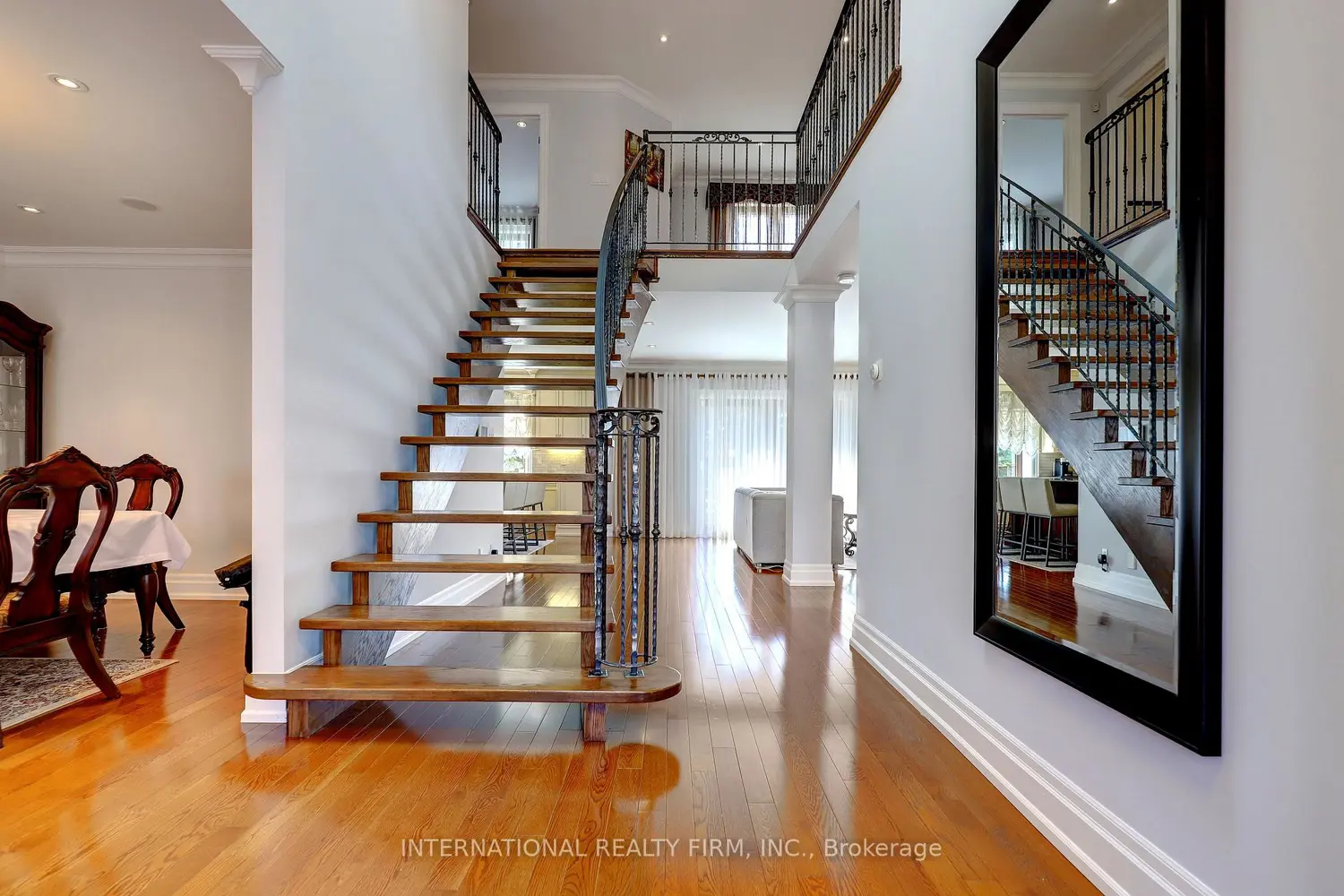 Additional image 11 of 3496 Burningoak Crescent