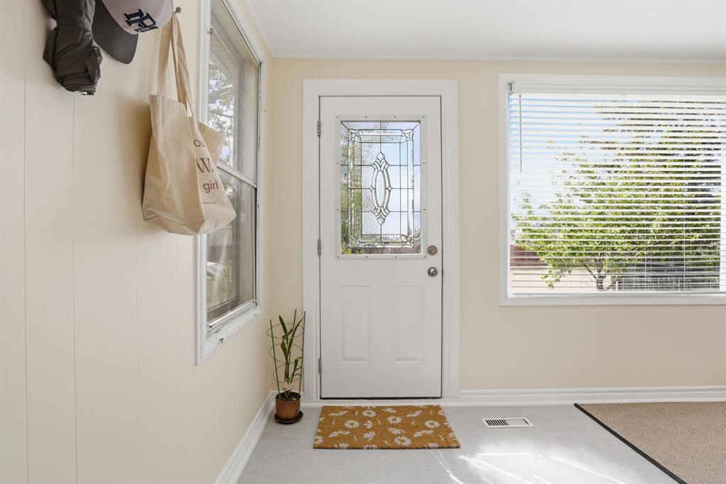 Additional image 3 of 2912 17 Street SE, Calgary, AB, T2G 3W3