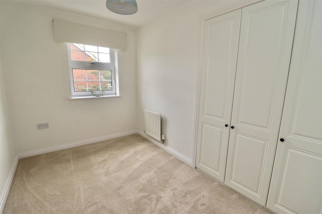 Additional image 6 of 4 bed detached house to rentCalthwaite Drive, Brough HU15