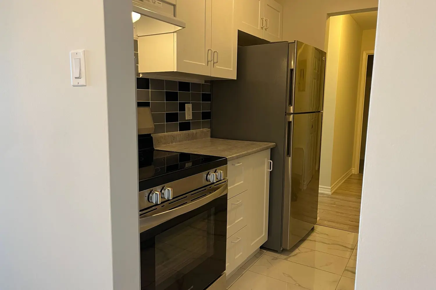Additional image 4 of 4692 Crysler Avenue 302