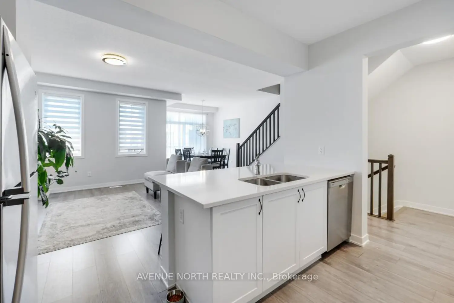 Additional image 8 of 702 Hydrus Private