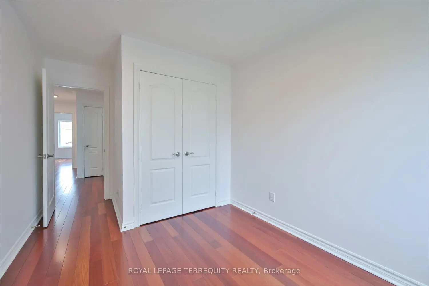 Additional image 15 of 10461 Woodbine Avenue