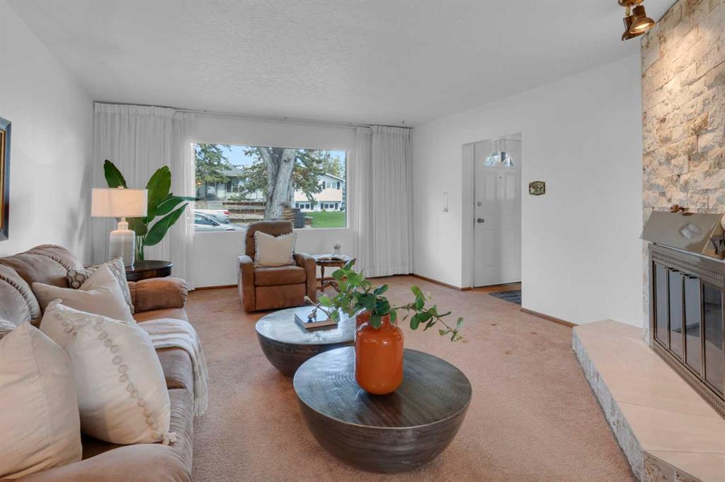 Additional image 2 of 1031 Thorneycroft Drive NW, Calgary, AB, T2K 3K7