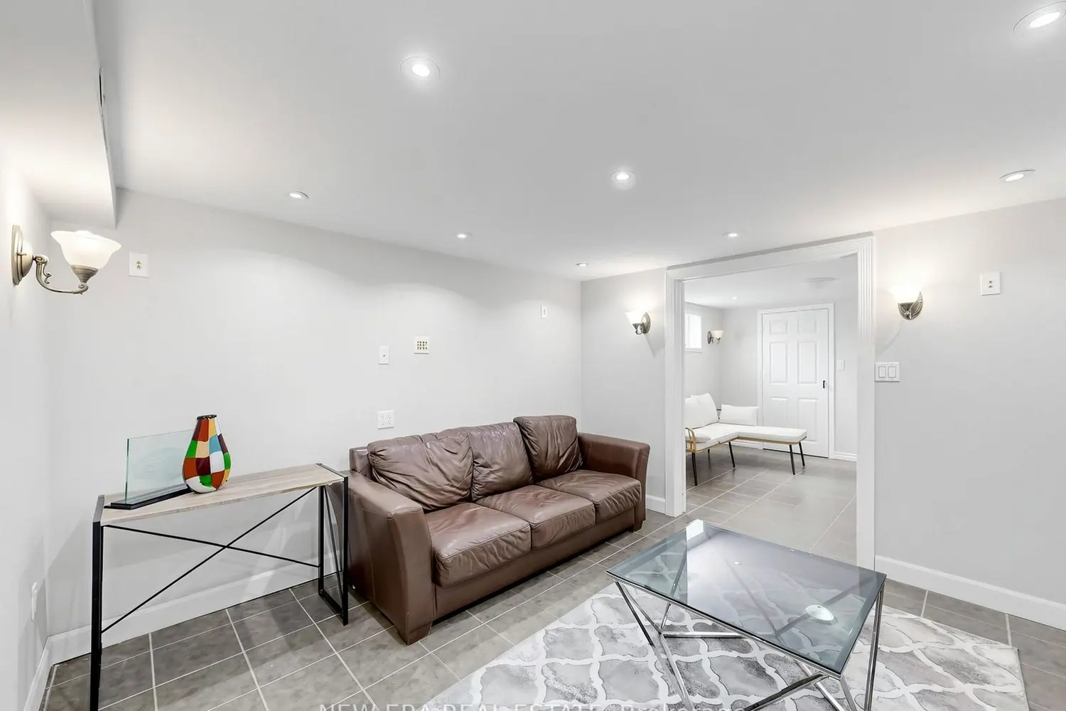 Additional image 14 of 4246 Bloor Street