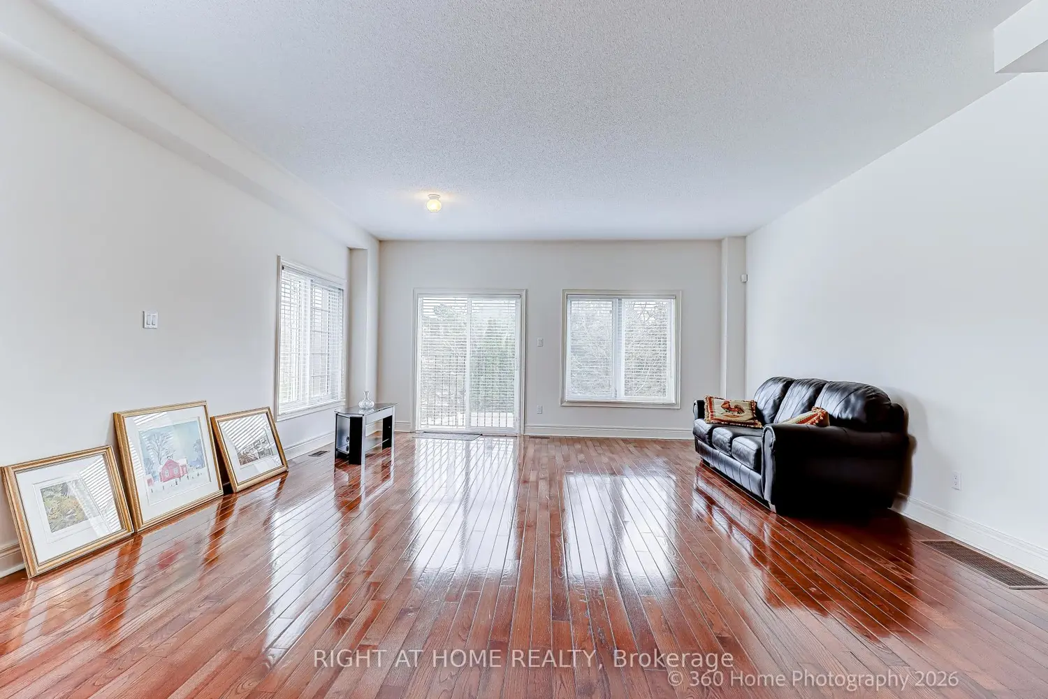Additional image 2 of 1130 Cawthra Road 2