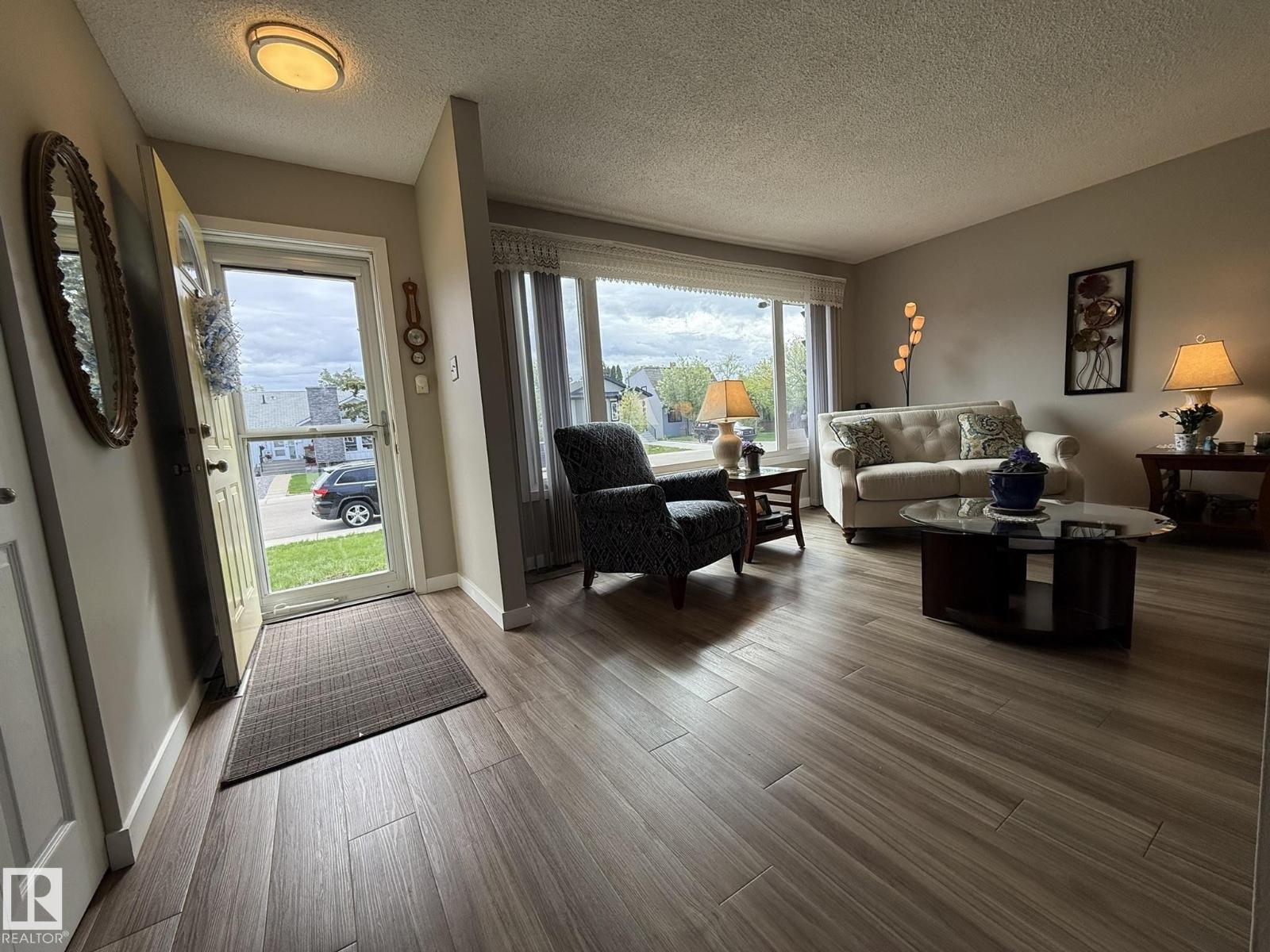 Additional image 4 of 9848 151 Street NW, Edmonton, AB, T5P1S8