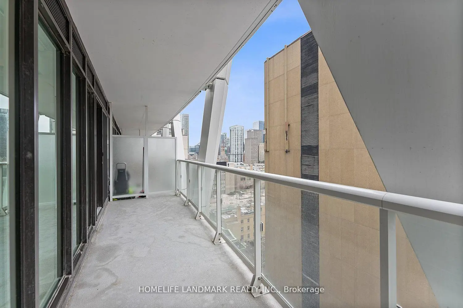 Additional image 17 of 230 Simcoe Street 1129