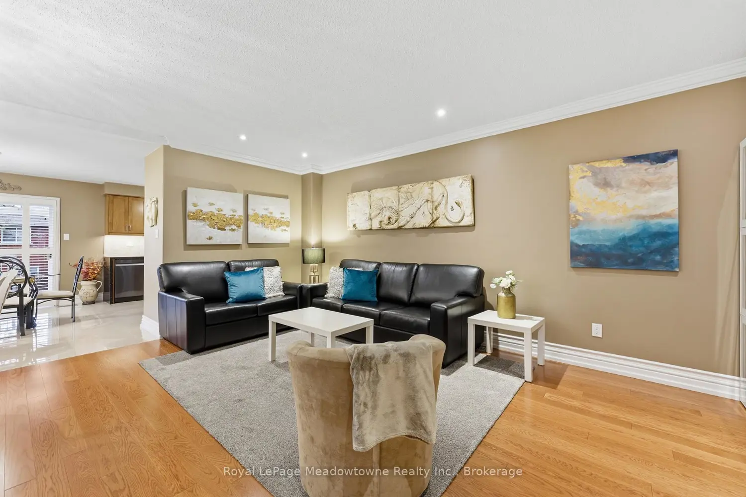 40 Coolspring Crescent photo 5