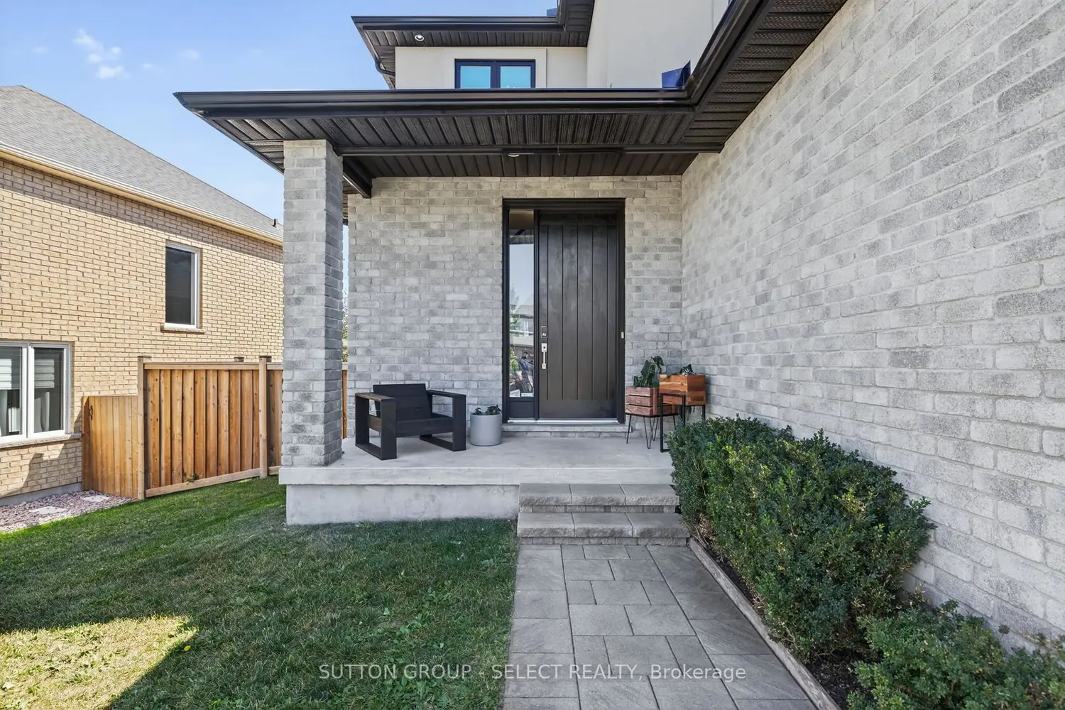 1879 Couldridge Way