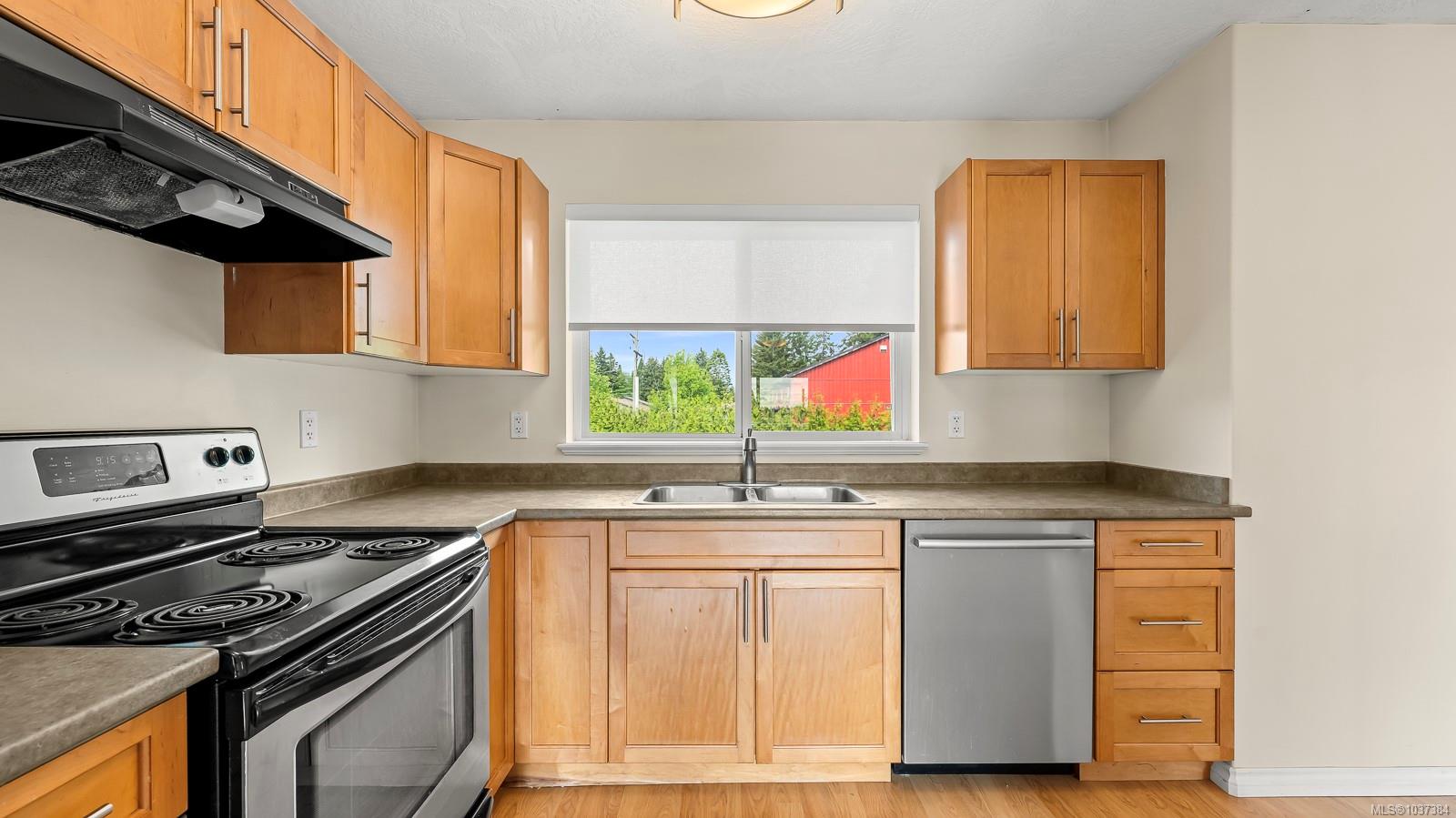 Additional image 3 of 302-840 Shamrock Place, Comox, BC, V9M 4G4
