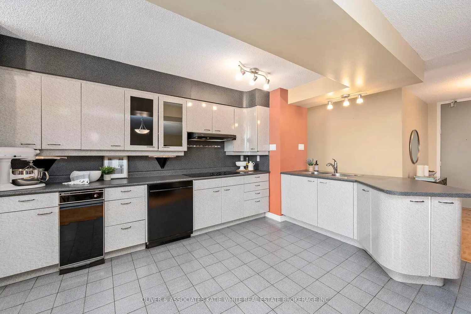 Additional image 6 of 380 King Street 1507