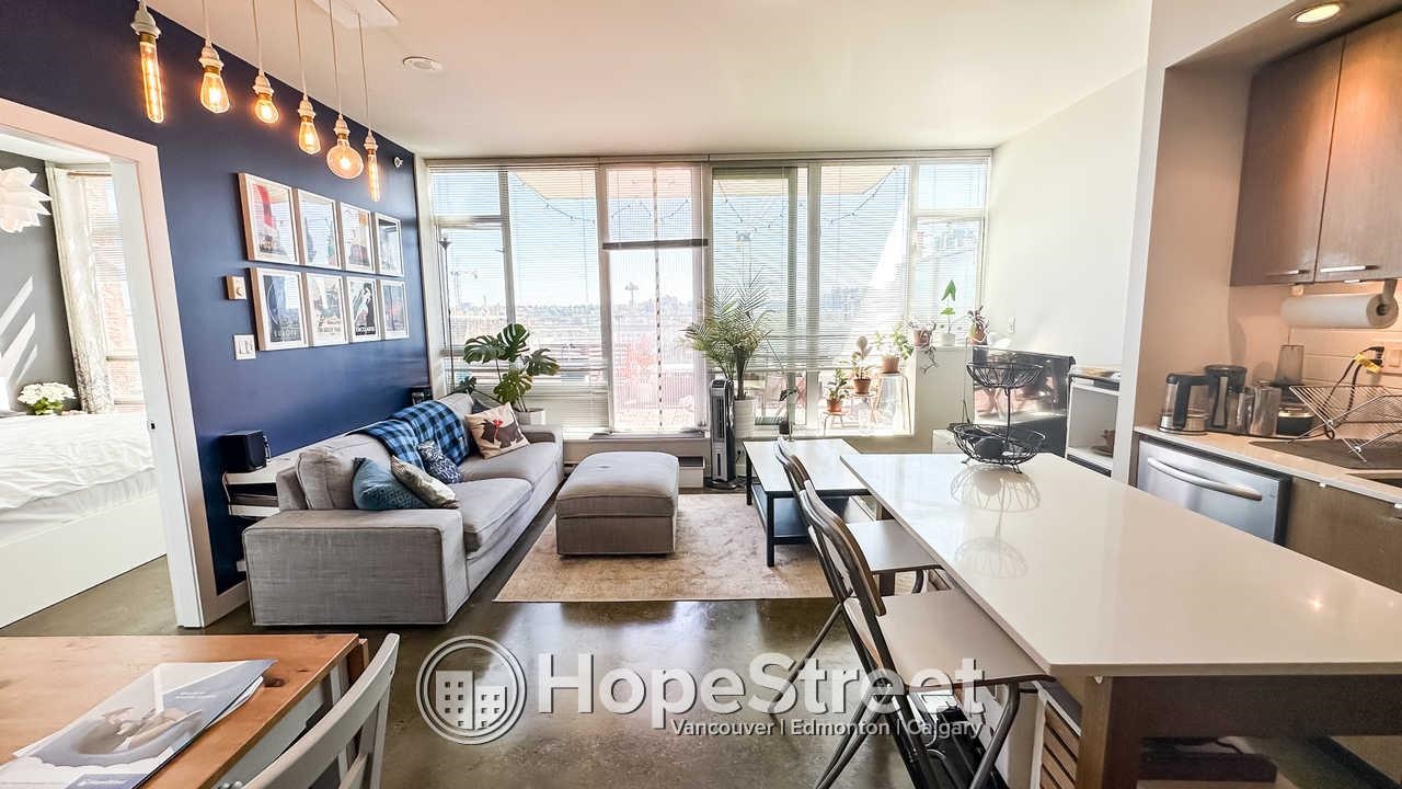 808-221 Union Street, Vancouver, BC, V6A 0B4