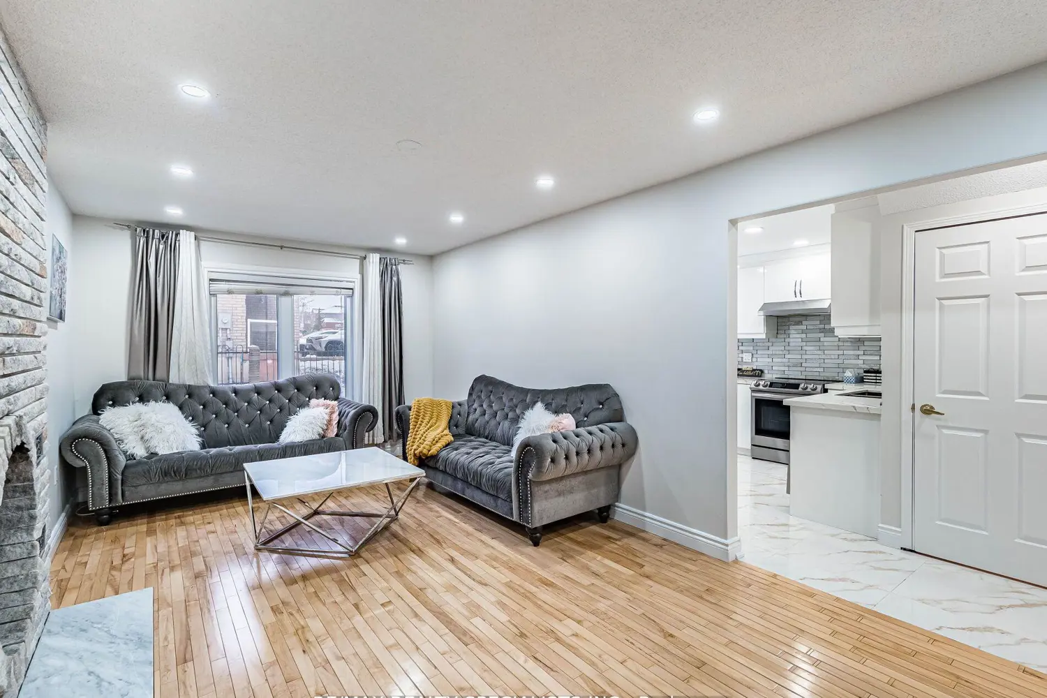Additional image 10 of 2 Robespierre Court