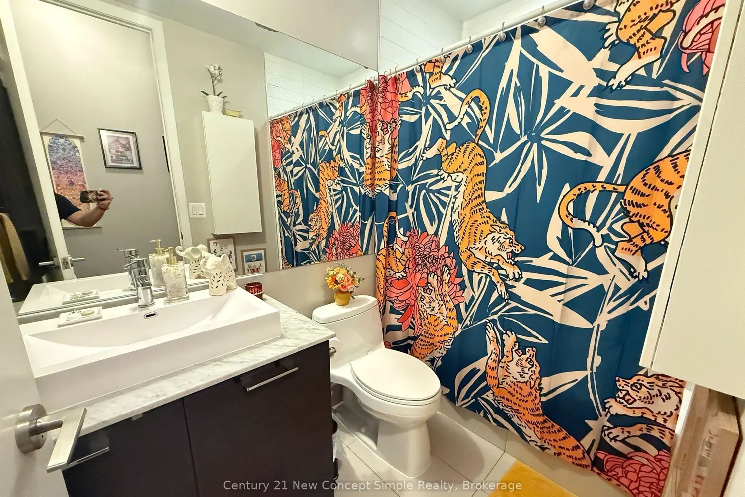 Additional image 6 of 399 Adelaide Street 305