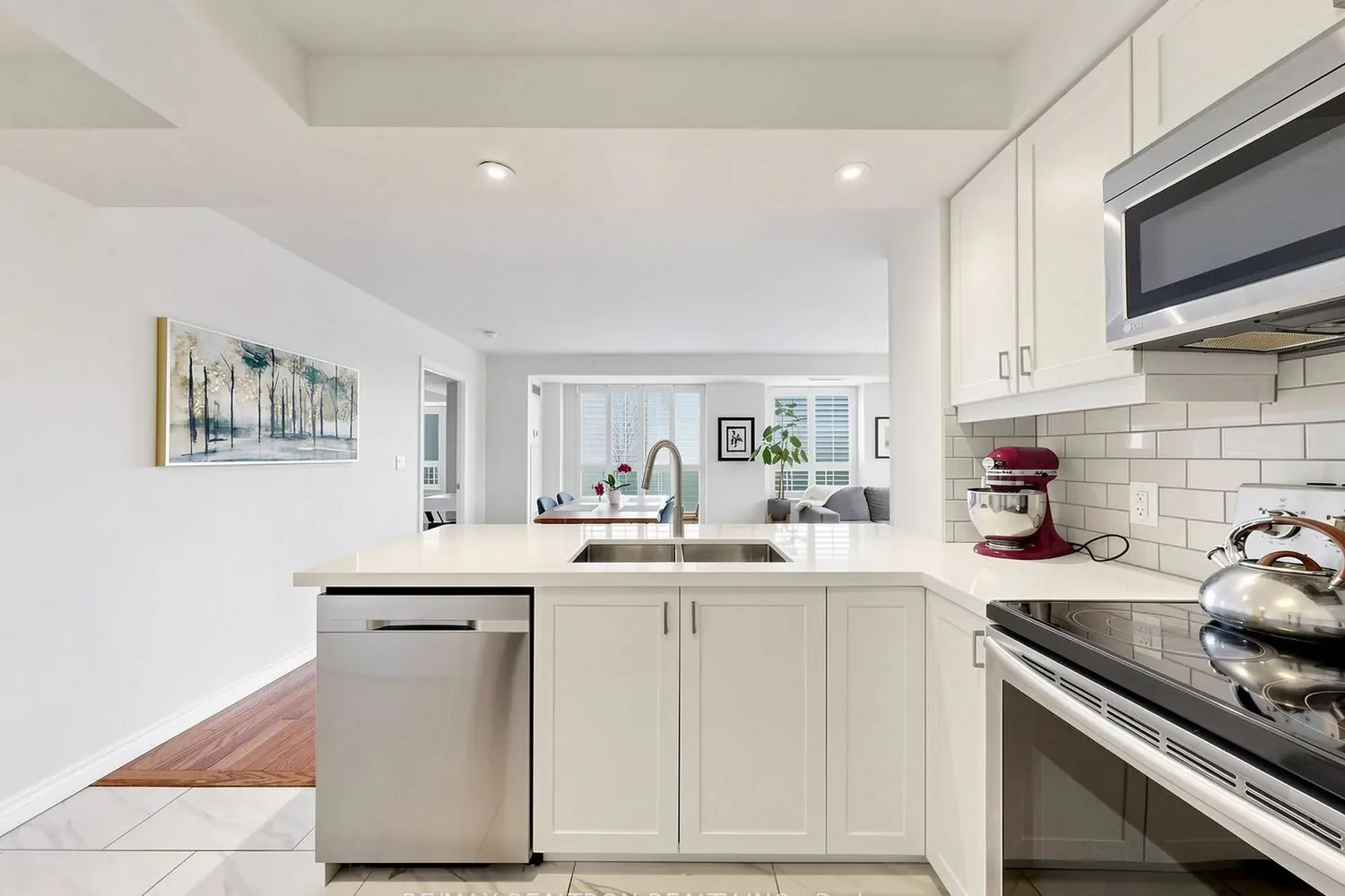 Additional image 3 of 16 Dallimore Circle 414