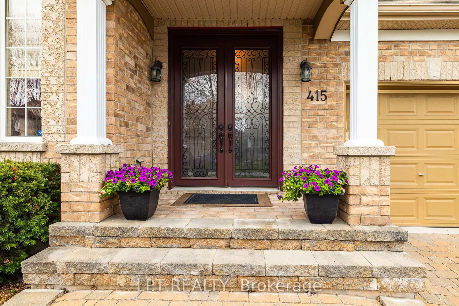 415 Landswood Way photo 2