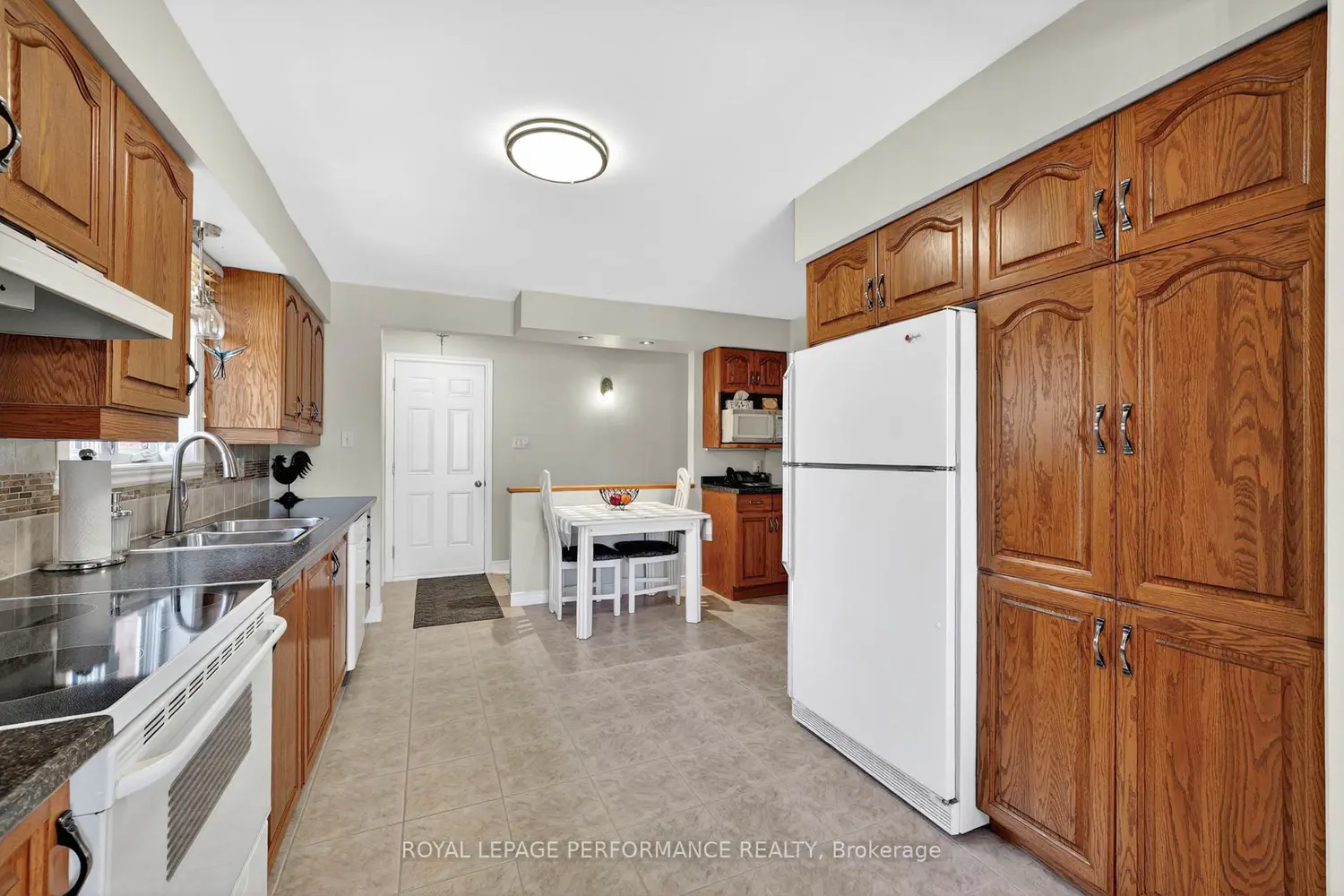 Additional image 2 of 674 Hamilton Crescent