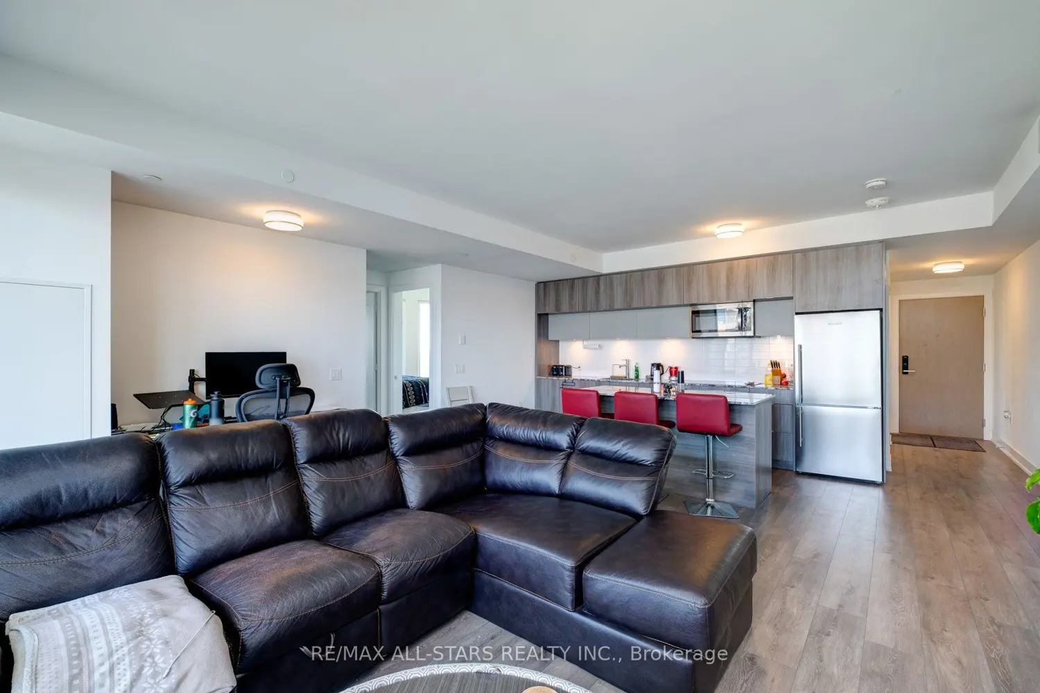 Additional image 8 of 575 Bloor Street 2302