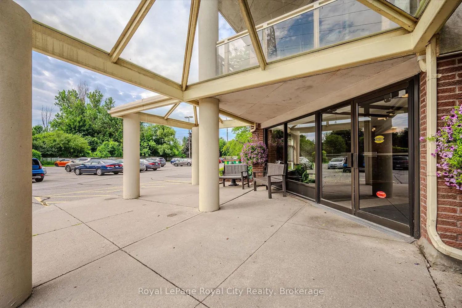 8 Christopher Court 507 photo 2